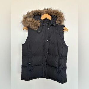 GAP Black 3-in-1 Puffer Vest with Detachable Faux Fur Trim Hood, Women’s Size Sm